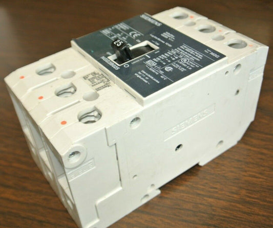 SIEMENS NGG3B025 CIRCUIT BREAKER / 25A / 600Y/347V / 125/250V / 3-POLE