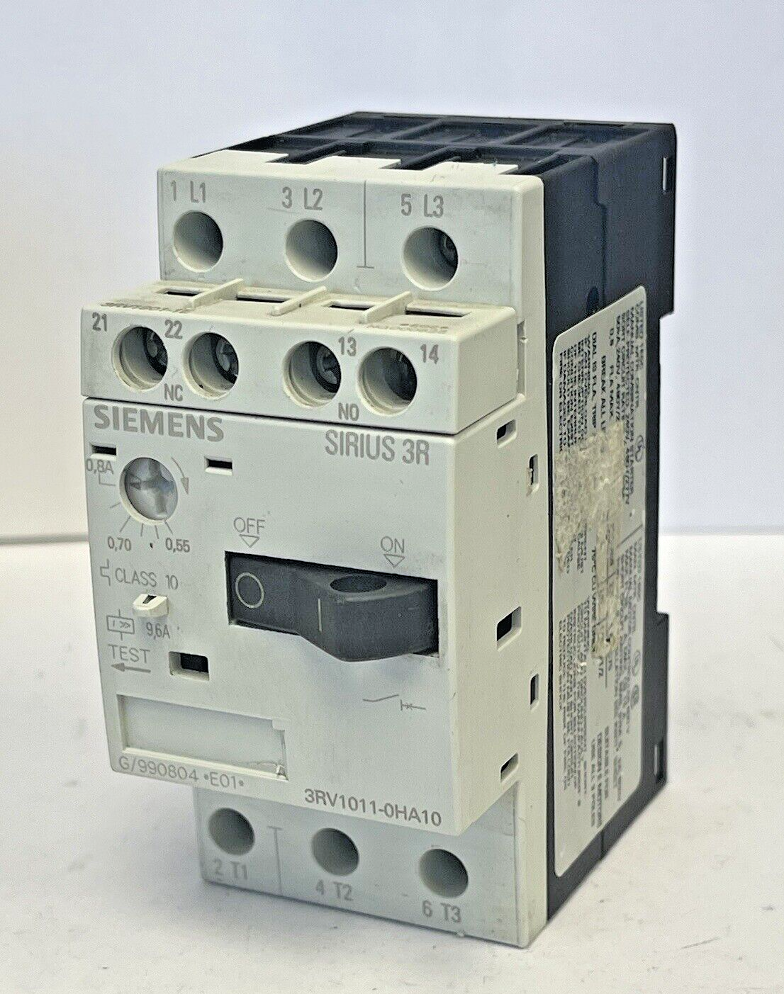 SIEMENS - 3RV1011-0HA10 & 3RV1901-1E-CIRCUIT BREAKER W/ SWITCH TRANSVERSE