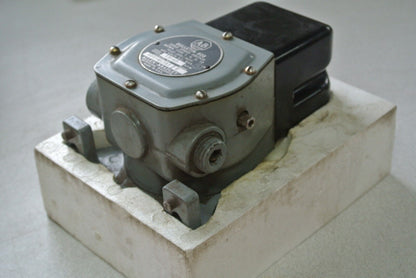 ALLEN-BRADLEY 808-GL1A1 Ser. E SPEED SWITCH 15-60 rpm, 808-GL1A1 - N.O. CONTACTS