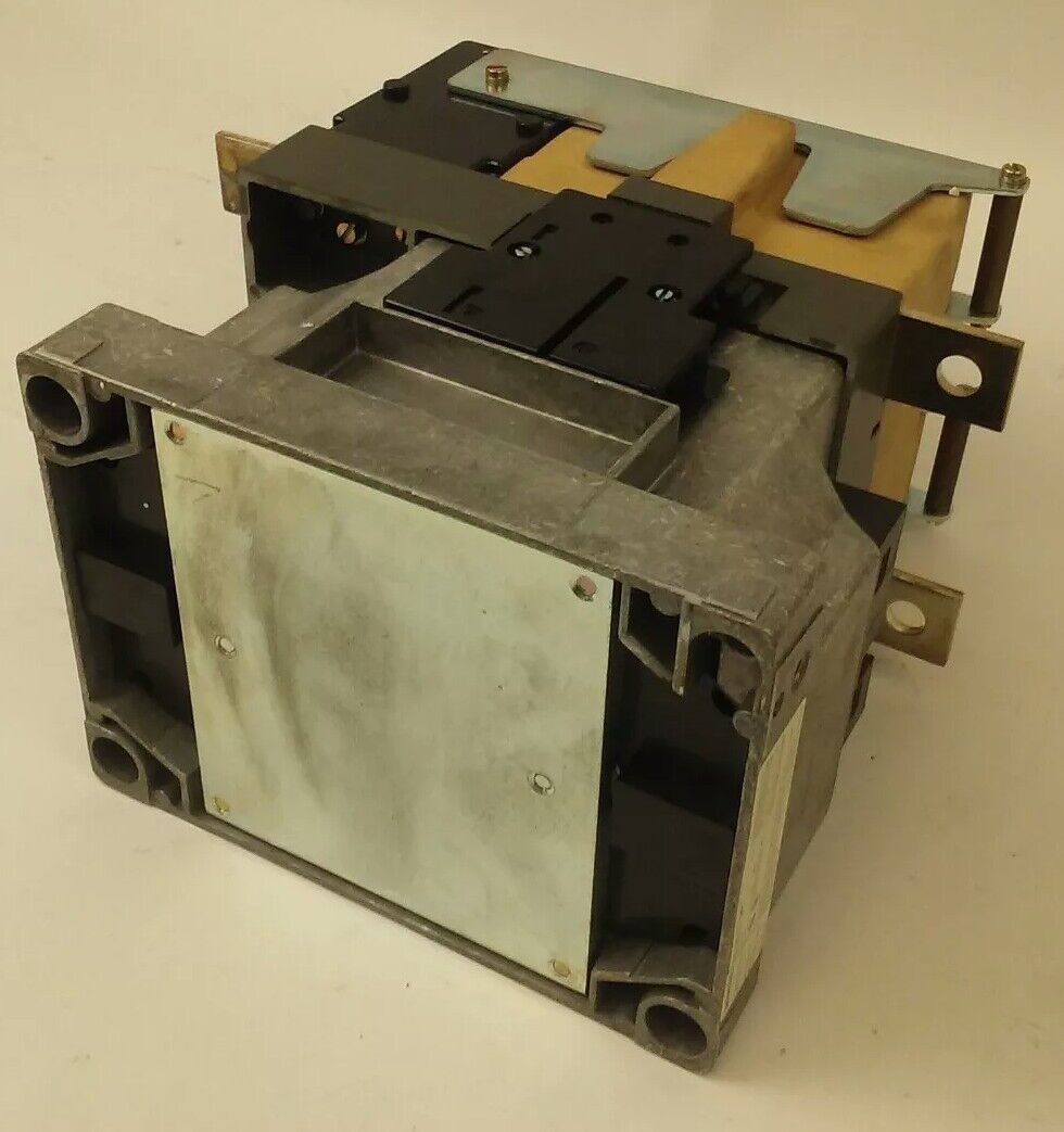 SIEMENS 3TC5217-0AW4, 3TC5217-0A NON REVERSING STARTER,SIZE 4,2NO-2NC,48VDC COIL