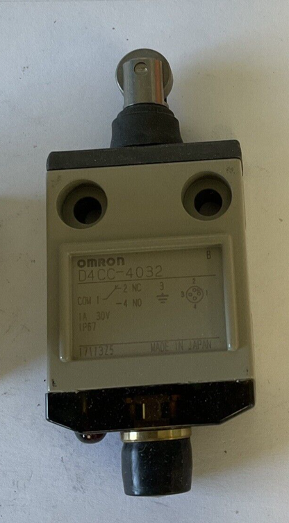 OMRON D4CC-4032 LIMIT SWITCH