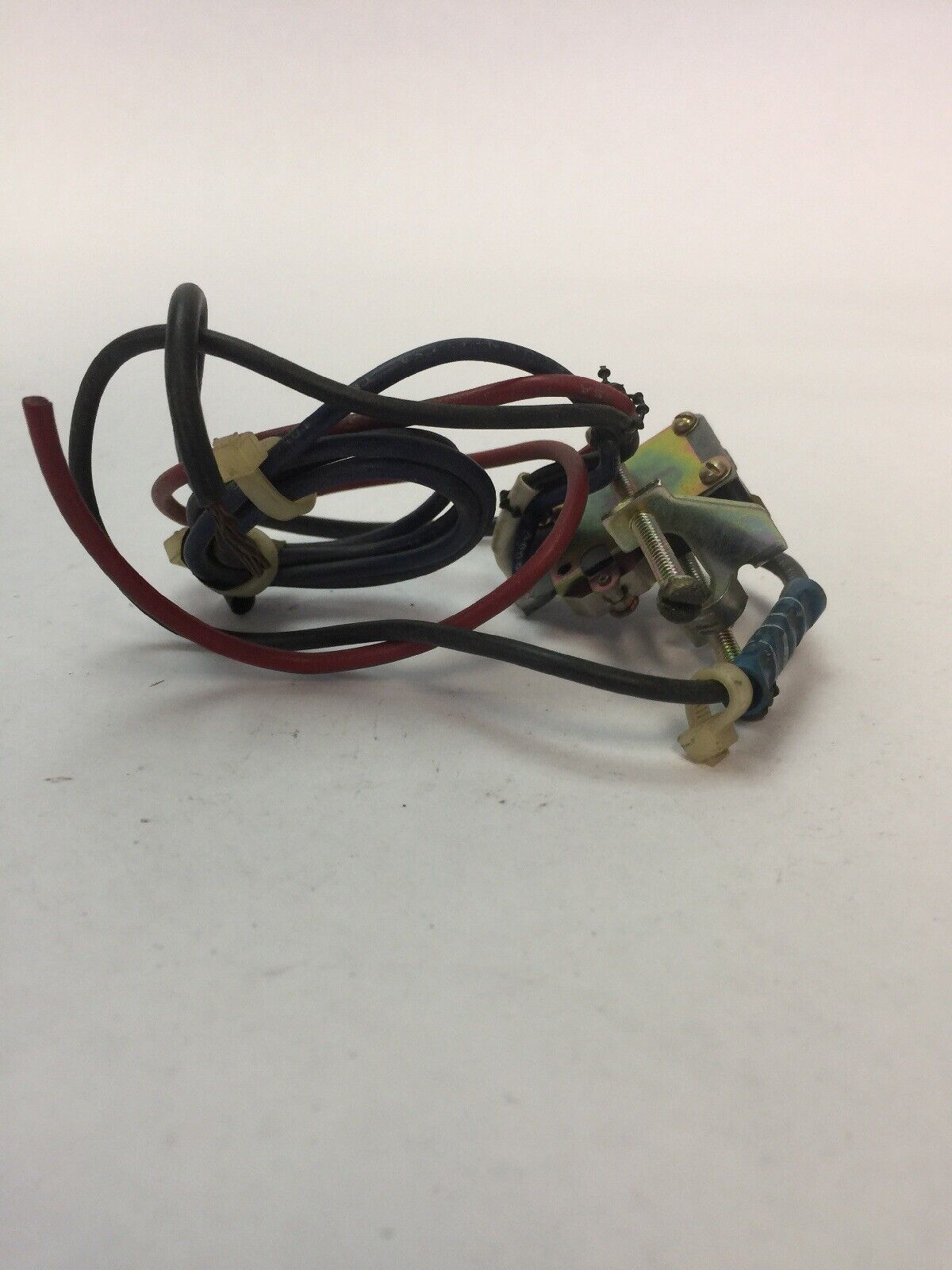 WESTINGHOUSE/CUTLER HAMMER 4979D06G17 RH 1A1B AUXILIARY SWITCH 125/250V 5AMP
