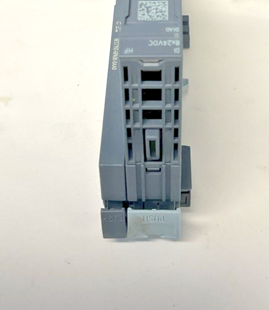 SIEMEN 6ES7 132-6BF00-0CA0 8X24VDC DIGITAL INPUT MODULE W/BASE AND END MODULE