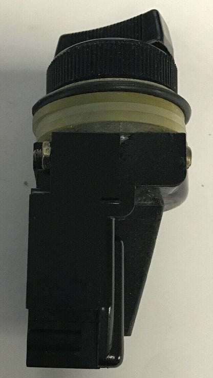 GE CR104B12102 MINIATURE OILTIGHT SELECTOR SWITCH BLACK 2POS 150V 1NO-1NC