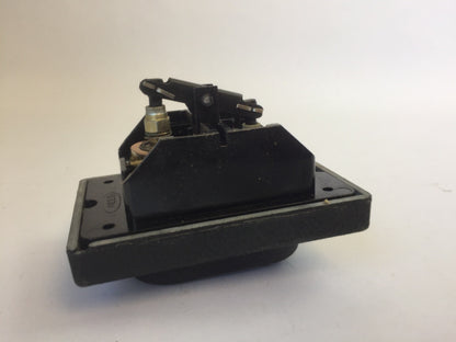 REES 00580-001 PUSHBUTTON SWITCH BLACK AUTO ON