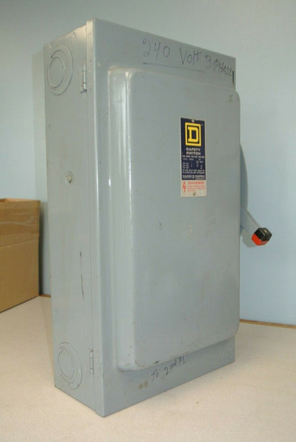 SQUARE D H224N FUSIBLE SAFETY SWITCH / 240V / 200A / H-224-N