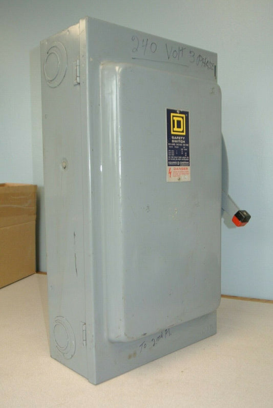 SQUARE D H224N FUSIBLE SAFETY SWITCH / 240V / 200A / H-224-N