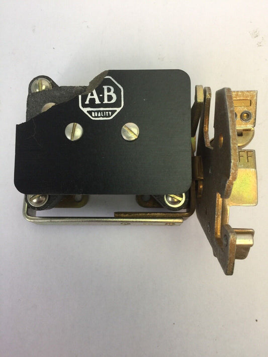 ALLEN BRADLEY X-66704 DISCONNECT SWITCH SIZE 1