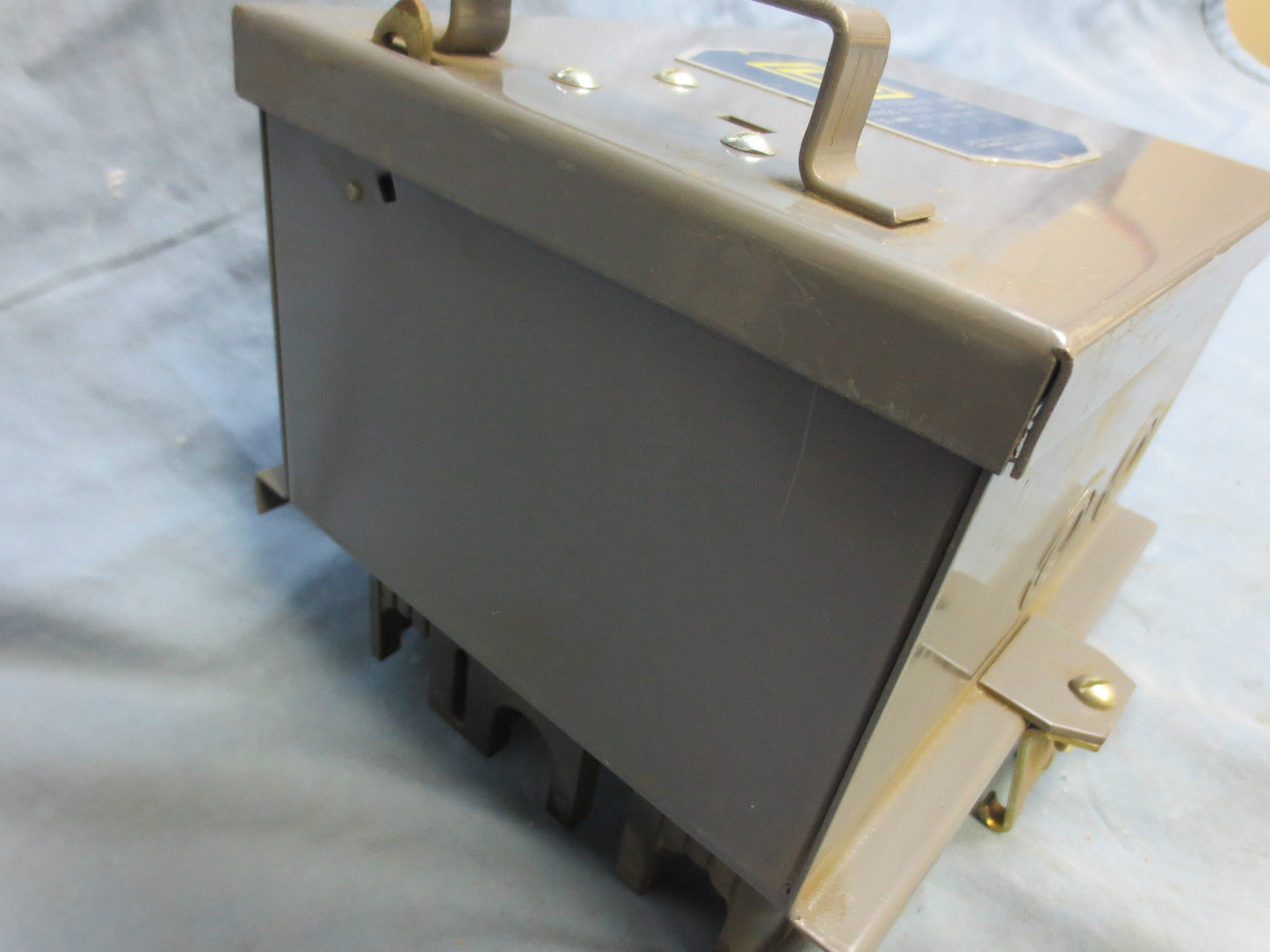 SQUARE D SD-9351 SAFLEX PLUG-IN UNIT - 30A, 3PH, 3WIRE, 240VAC FUSIBLE BUS PLUG
