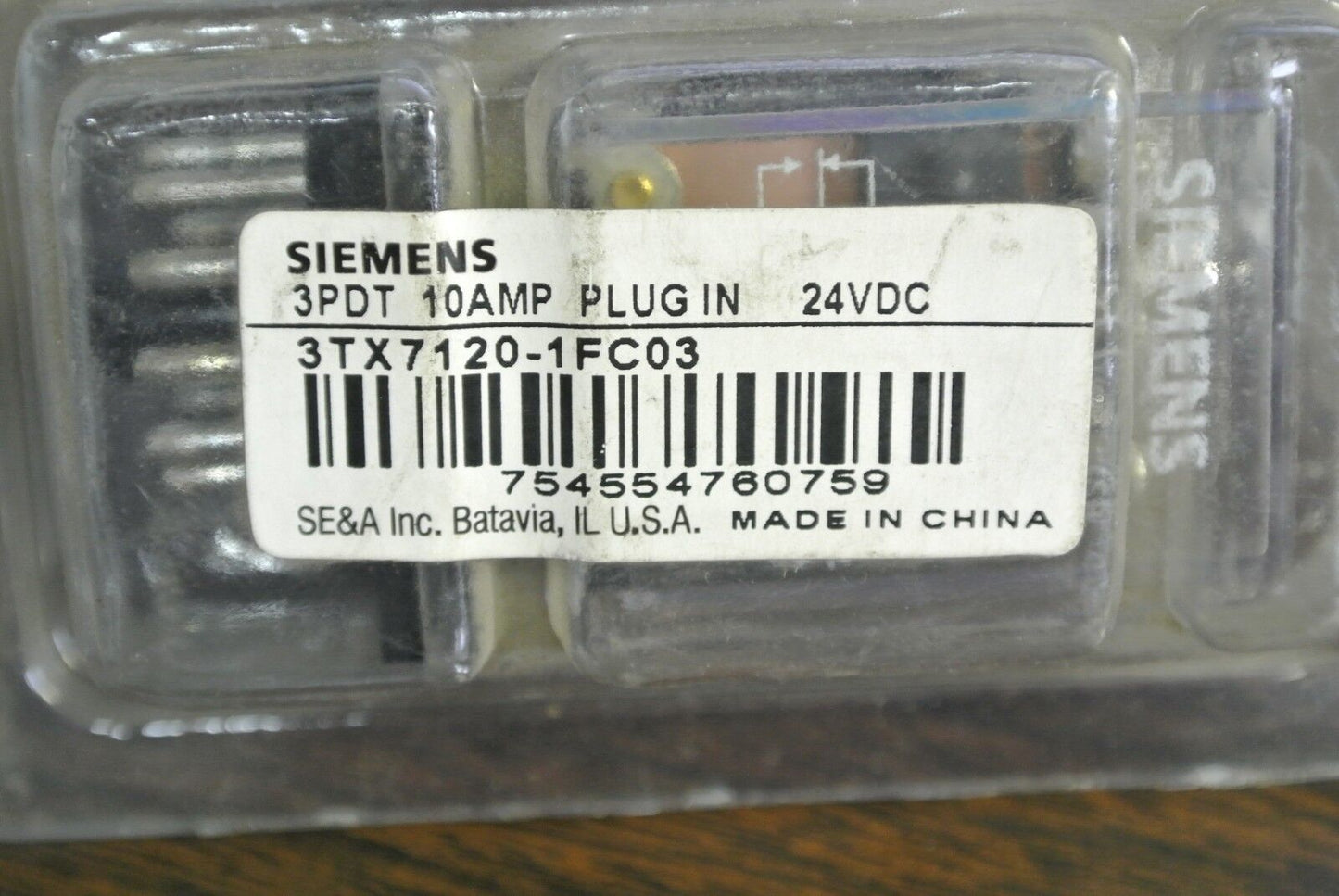 SIEMENS 3TX7120-1FC03 - RELAY - 3PDT, 10A, PLUG-IN, 24VDC - NEW SURPLUS