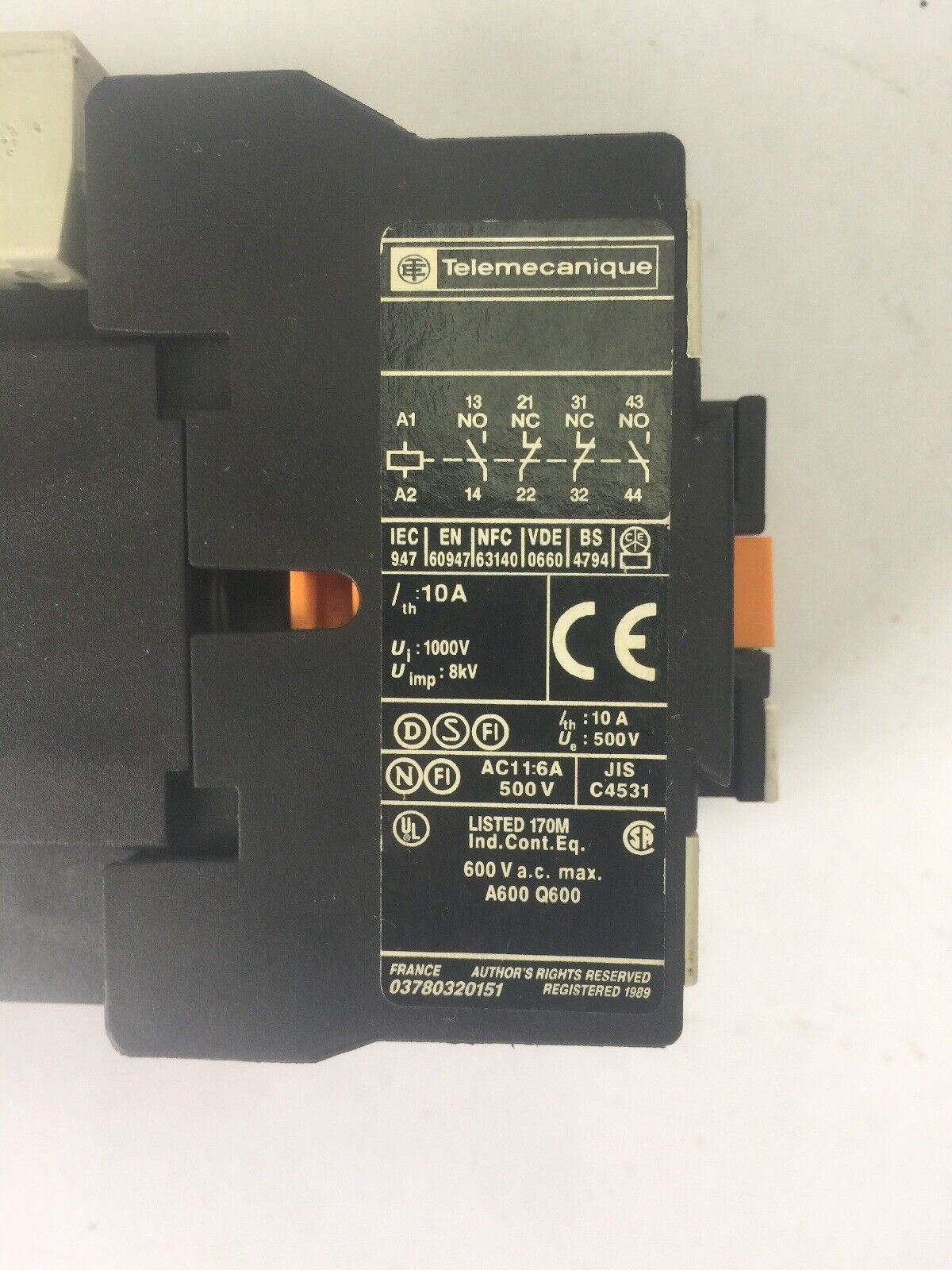 TELEMECANIQUE CA3 DN 22 CONTROL RELAY 600VAC 10A COIL 24VDC LA4 DE 1E 24-48 VAC