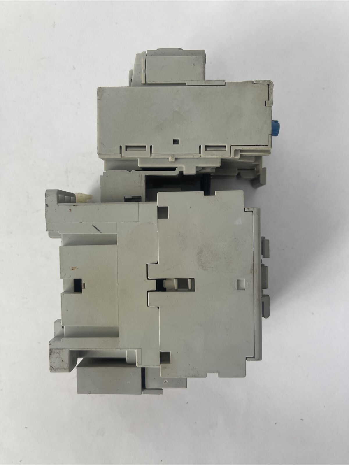 ALLEN BRADLEY STARTER (100-C16*10 CONTACTOR SER B 600VAC 30A 15HP 193-EA4FB)