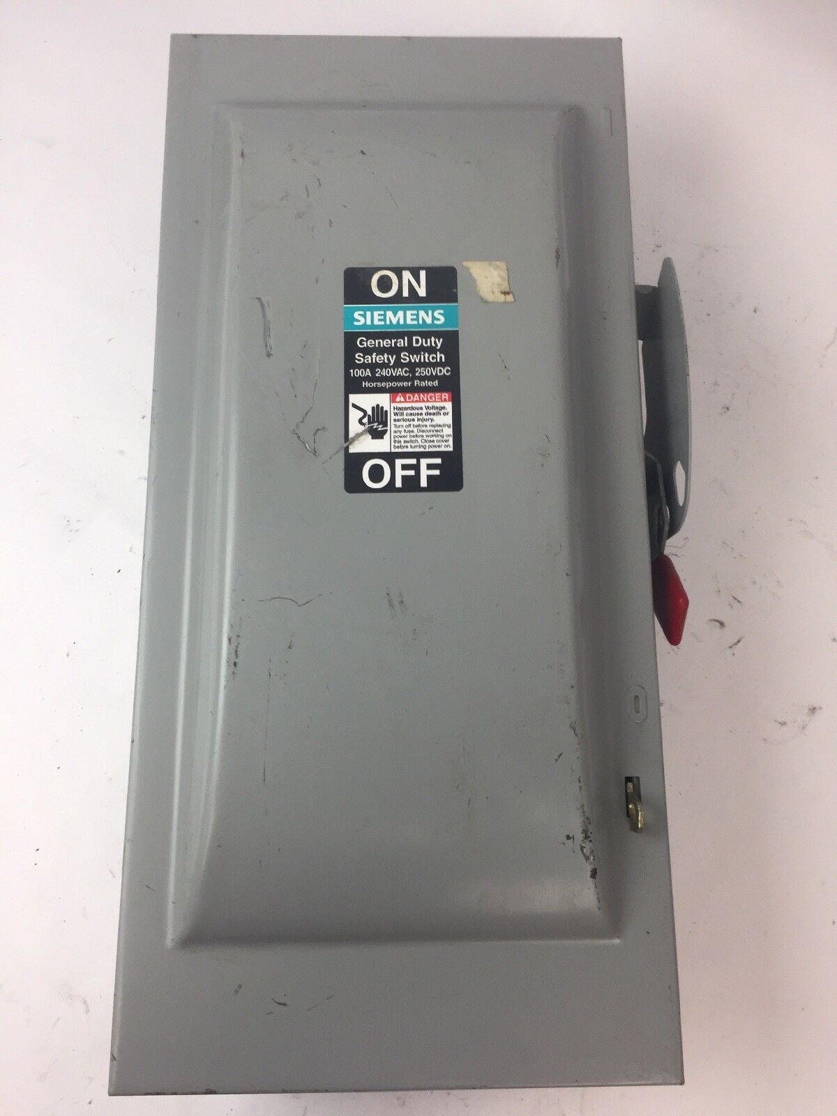 SIEMENS GF323N GENERAL DUTY SAFETY SWITCH 100A 240VAC 250VDC W/ 3 BULLET ECNR100