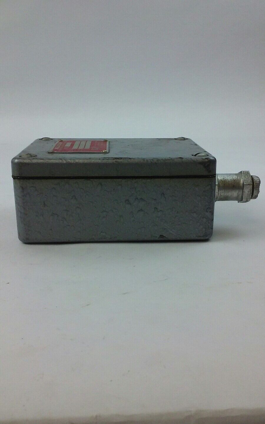 MELETRON 312 PRESSURE ACTUATED SWITCH CAT NUMBER 312-65A