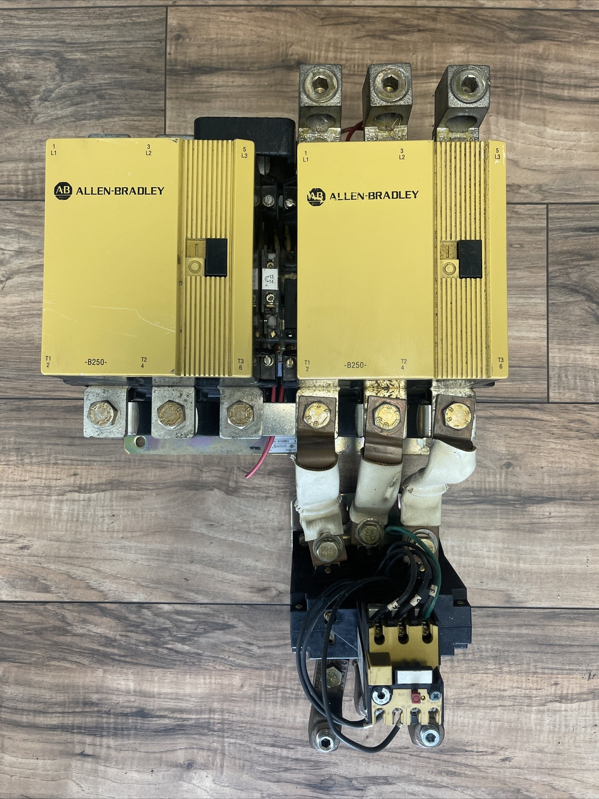 ALLEN BRADLEY 104-B250ND3 REVERSING STARTER SER B 250A 600VAC 250HP 193-DPD200