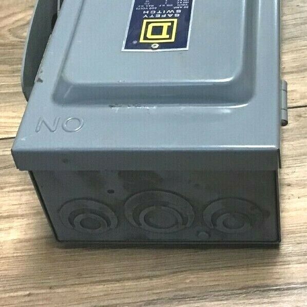 SQUARE D H261 SER. D2 SAFETY SWITCH 600VAC/DC 30AMP FUSIBLE 15HP