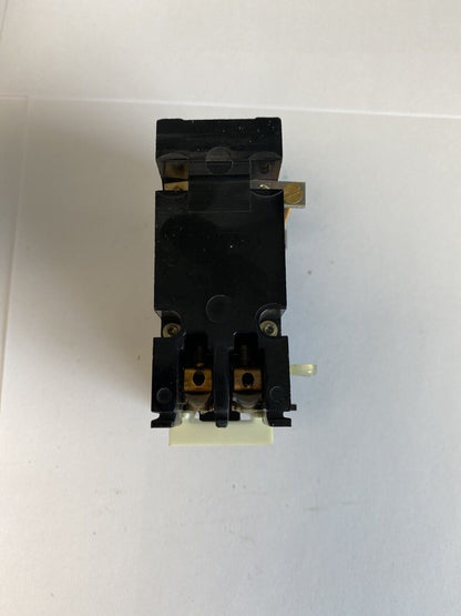 General Electric CR120X2A 10A 300V 2 Pole Industrial Relay