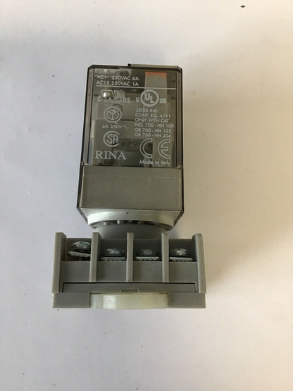 ALLEN BRADLEY 700-HAX2Z24  RELAY 24VDC 250VAC 6A W/ 700-HN125 BASE ***LOTOF4***