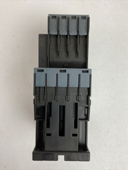 SIEMENS 3RT2016-2BB41 600VAC 20A 3PH 7.5HP COIL 24VDC 3RH2911-2XA22-0MA0