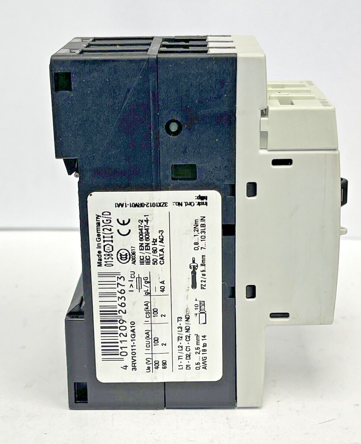 SIEMENS - 3RV1011-1GA10 & 3RV1901-1E-CIRCUIT BREAKER W/ SWITCH TRANSVERSE