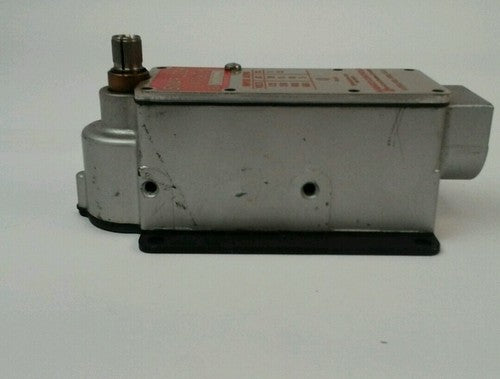 NAMCO LIMIT SWITCH EA 70050100 600VAC/250VDC 20AMP MISSING SCREWS 6