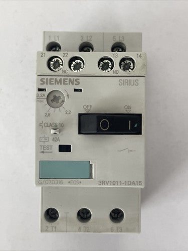 SIEMENS 3RV1011-1DA15 MOTOR PROTECTION CLASS 10 600VAC 3HP 42A TRIP 2.2-3.2A0