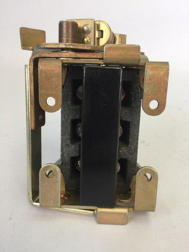 ALLEN BRADLEY X-66704 DISCONNECT SWITCH SIZE 16