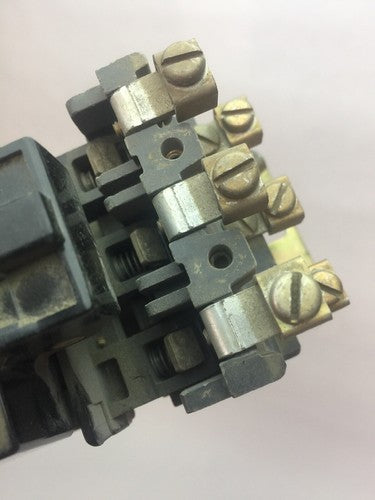 ALLEN BRADLEY X233635 CONTACTOR 600VAC 18AMP SER K SIZE 0 70A81 COIL 600V 60HZ9