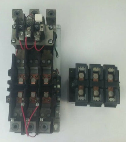 CUTLER HAMMER SIZE 5 STARTER 240V COIL W/ 42-2807-3 300/5 CURRENT TRANSFORMER1