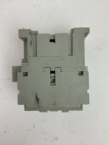 ALLEN BRADLEY SERIES A 100-C09*10 CONTACTOR W/ 110V 50Hz 120V 60Hz COIL4