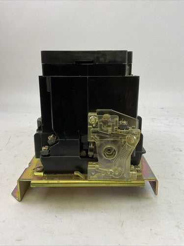 SQUARE D 8702SD02 REVERSING CONTACTOR SER A 600V 25HP 31063-409-38 COIL 120V 60H3