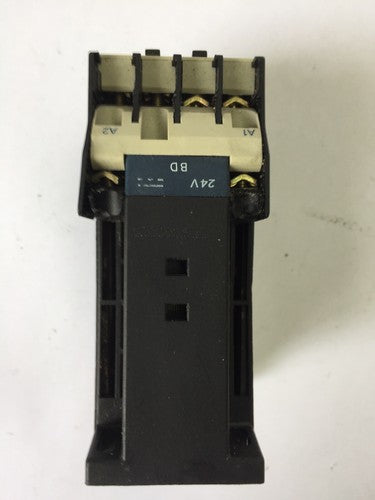 TELEMECANIQUE CA3DN31 CONTACTOR 600VAC  COIL 24V4