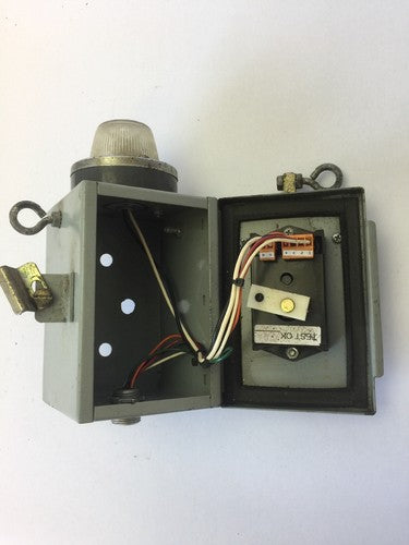 STRATOLITE #105  SAE-R(2)-72 D.O.T.  PM-392 ENCLOSURE 8