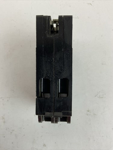 CROUSE-HINDS MM1515 TWIN 2POLE CIRCUIT BREAKER 15/15AMP 120/240VAC3