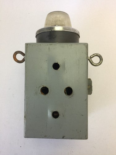 STRATOLITE #105 SAE-R(2)-72 D.O.T. PM-392 ENCLOSURE MISSING/BROKE LED BULB6