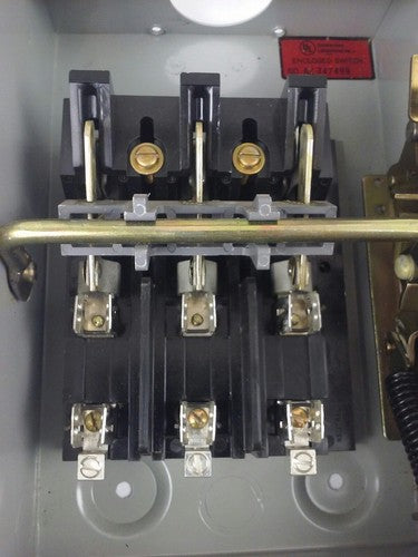 WESTINGHOUSE RHFN321 SAFETY SWITCH 30A, 240V, 3P FUSIBLE, TYPE 3R RAINPROOF, NEW5