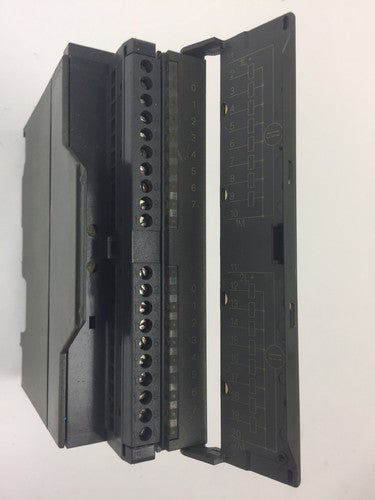 SIEMENS 6ES7 322-1BH01-0AA0 OUTPUT MODULE 2