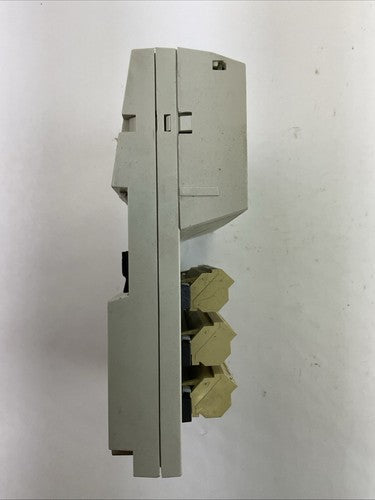 SCHNEIDER 170ADM35010 I/O BASE 24VDC 16PT IN 170NEF11021 COMM ADAP MB+ SGL PORT2