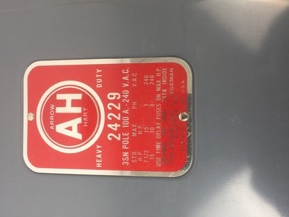ARROW HART 24229 FUSIBLE HD SWITCH 3SN POLES 100AMP 240VAC 15HP NEMA 1 ENCLOSURE3