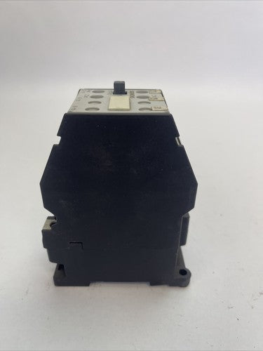 SIEMENS 3TF42-CLHC003 CONTACTOR 600VAC 30A COIL 208V 50/60HZ4