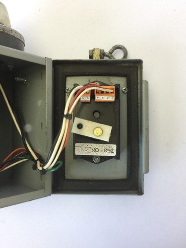 STRATOLITE #105  SAE-R(2)-72 D.O.T.  PM-392 ENCLOSURE 7