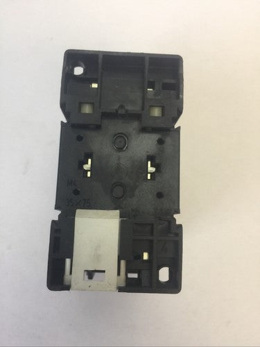 KLOCKNER MOELLER STARTER DIL 0M CONTACTOR 3POLE 250VDC 35A 15HP COIL 240V 60HZ4