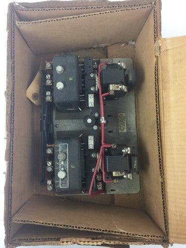 CLARK CONTROLLER X31U31-26 MAGNETIC REVERSING STARTER 600VAC SIZE 1 208/220V 60H2