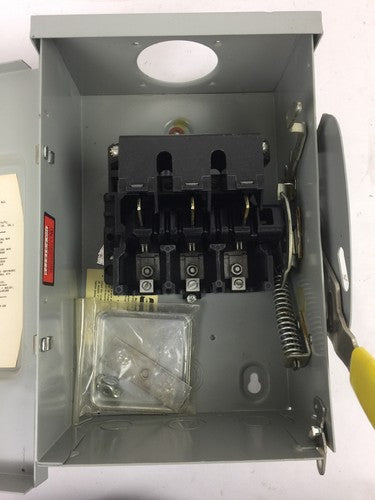 CROUSE-HINDS HU361AW HEAVY DUTY SAFETY SWITCH 30A 600VAC 3 POLES 8