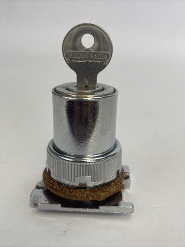 CUTLER HAMMER 10250T15334 SELECTOR SWITCH KEY OPER. NEMA 3-13 3 POS.SPR. RET.5