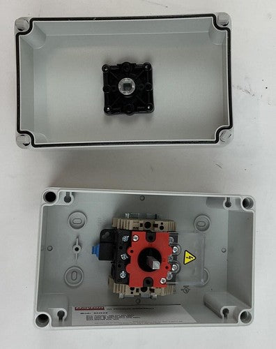 DAYTON 35JF52 IEC ENCLOSED DISCONNECT 20HP 600VAC 3PH 60HZ 32A7