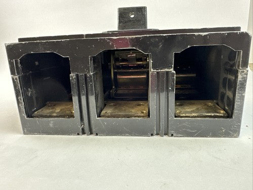 ITE KM3-F800 CIRCUIT BREAKER FRAME 250-800A 600VAC 125/250VDC 3POLE NO TRIP UNIT8