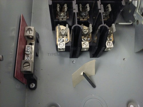 CHALLENGER HDN221SN SAFETY SWITCH, NEMA 1 INDOOR, 30A, 240V, FUSIBLE, NEW4