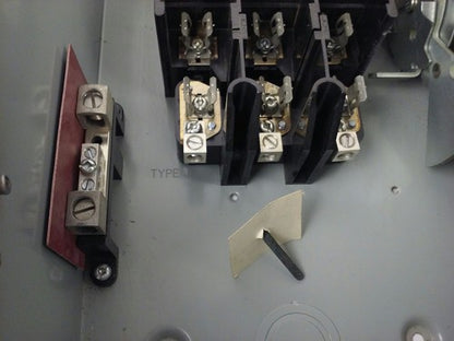 CHALLENGER HDN221SN SAFETY SWITCH, NEMA 1 INDOOR, 30A, 240V, FUSIBLE, NEW4