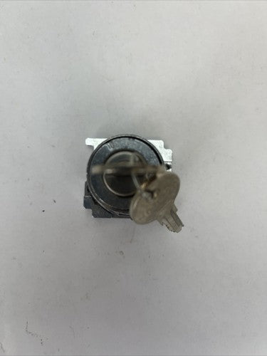 CUTLER HAMMER 10250T436 KEY PUSHBUTTON LOCK-UP/LOCK-DOWN OPERATOR 2